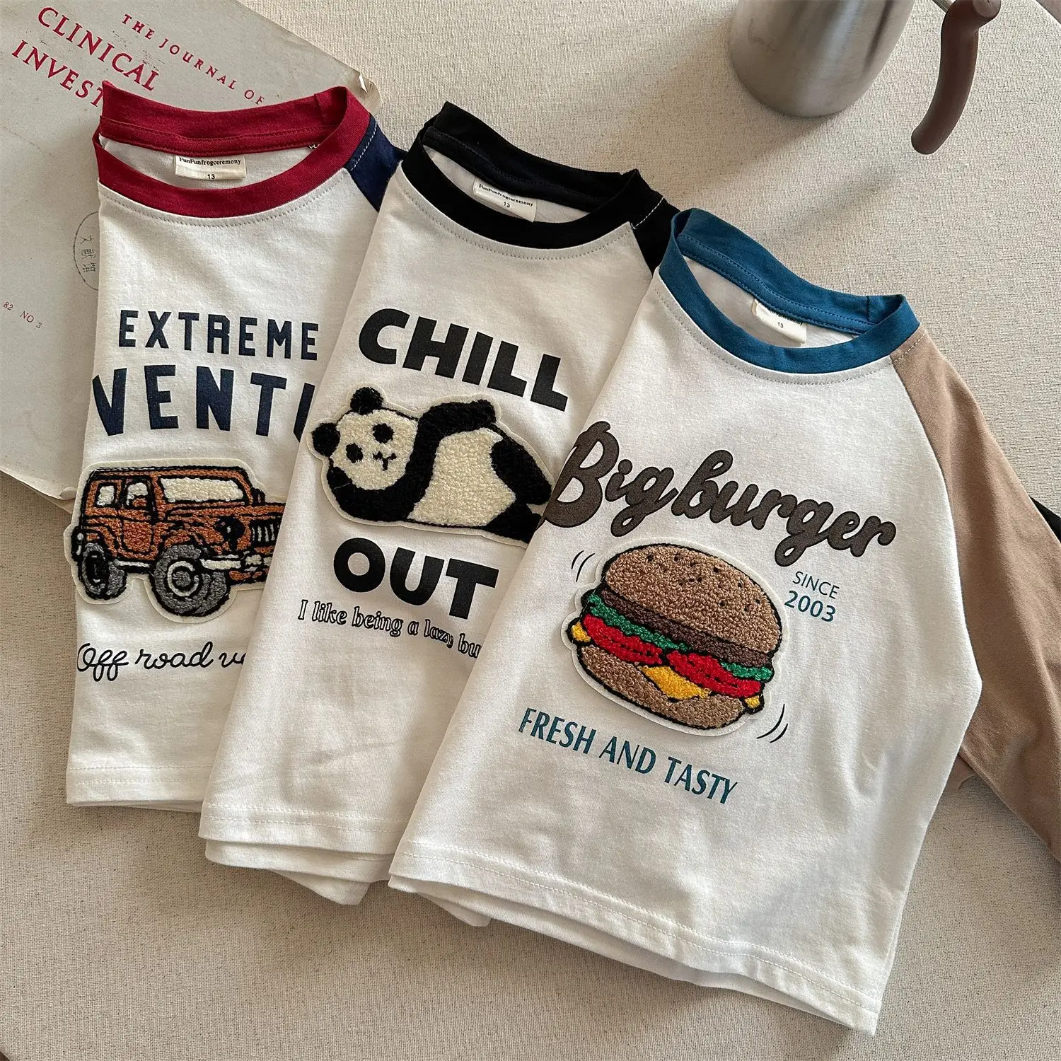 Children's Long Sleeve T-Shirt White Black Cartoon Embroidery Size 26 — feature 14