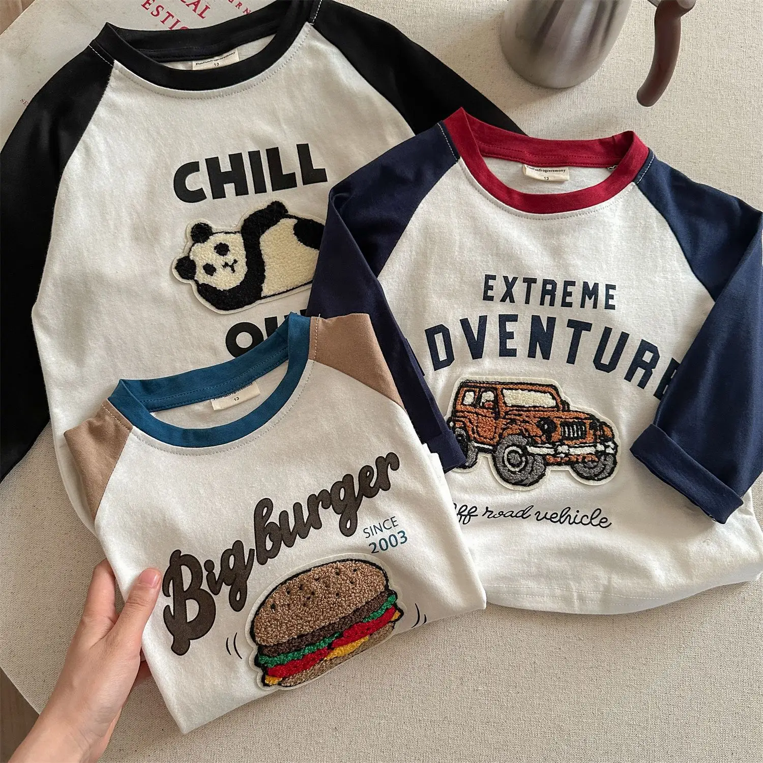 Children's Long Sleeve T-Shirt White Black Cartoon Embroidery Size 26 — feature 9
