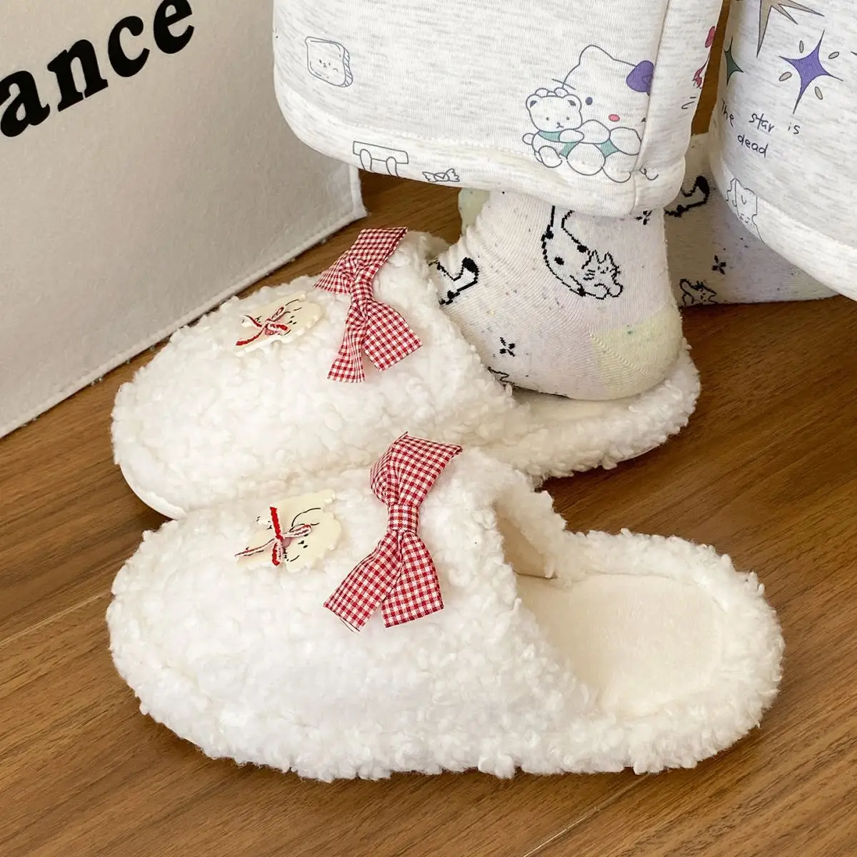 Winter Cartoon Bow Plush Cotton Slippers for Women — feature 28