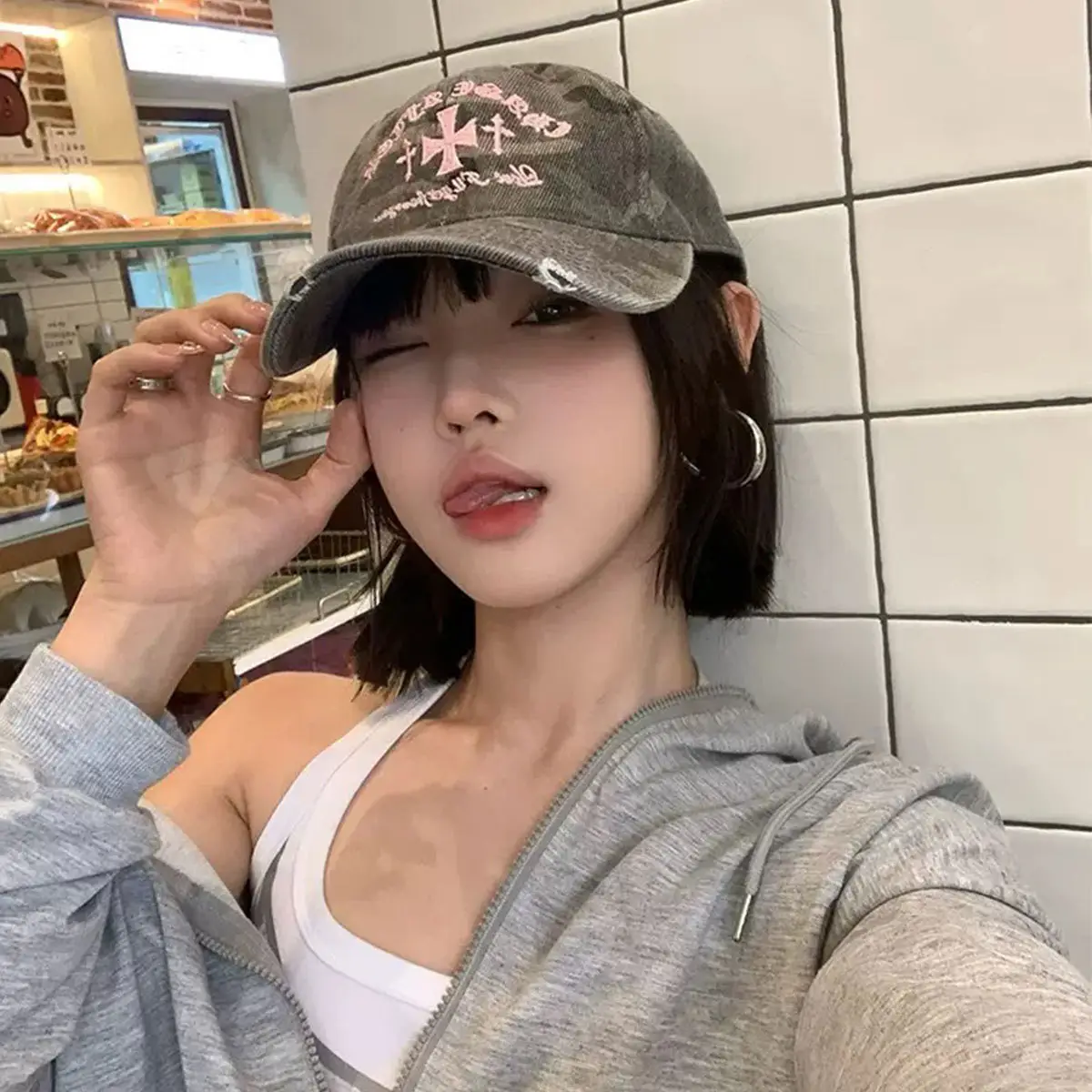 Women Camouflage Letter Cap Baseball Cap Face Slim — feature 3