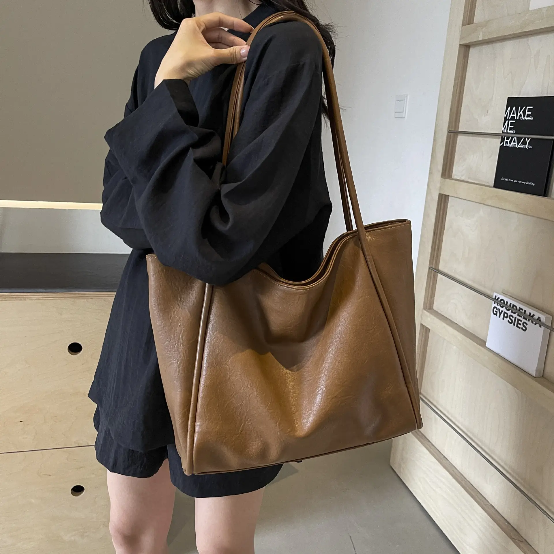 Women's Large Capacity Leather Tote Bag Brown 2025 - Image 6
