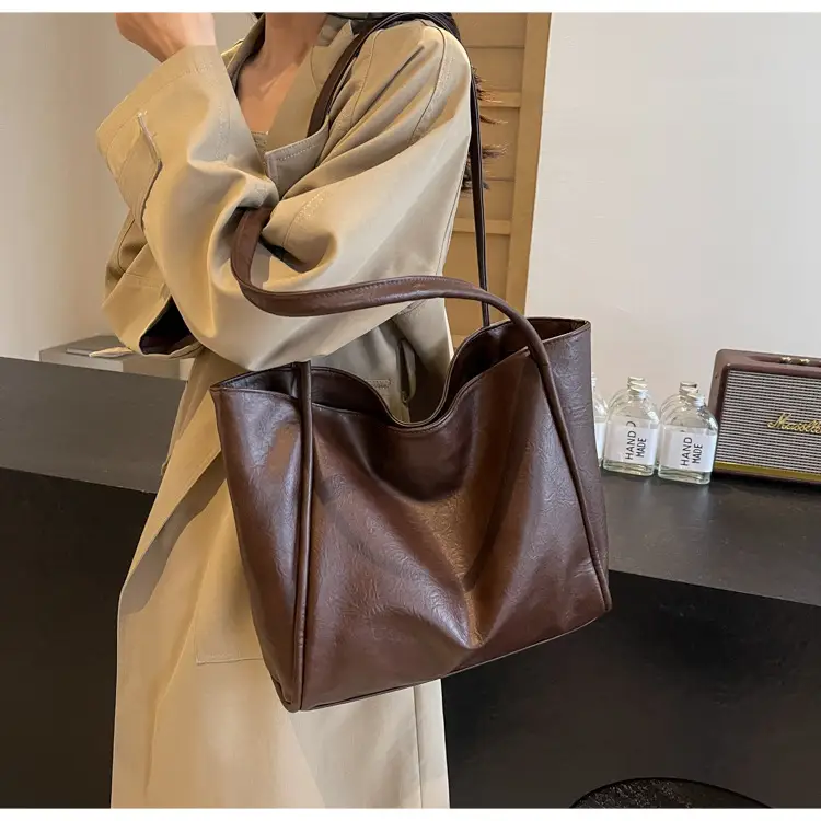 Women's Large Capacity Leather Tote Bag Brown 2025 — feature 20