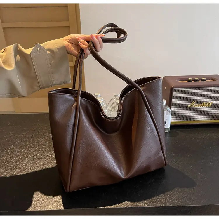 Women's Large Capacity Leather Tote Bag Brown 2025 — feature 21