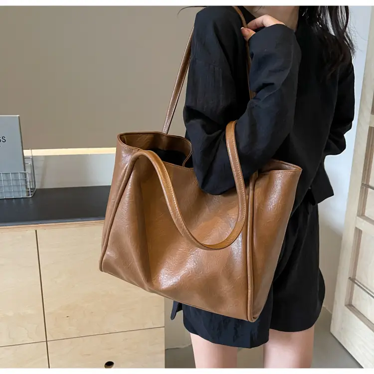 Women's Large Capacity Leather Tote Bag Brown 2025 — feature 42