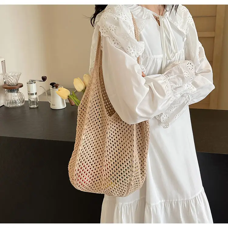 Women Woven Straw Handbag Large Capacity Summer Travel Bag — feature 32