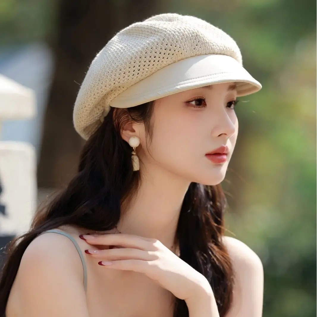 Women's Black Retro Beret with Hollow Duckbill - Image 6