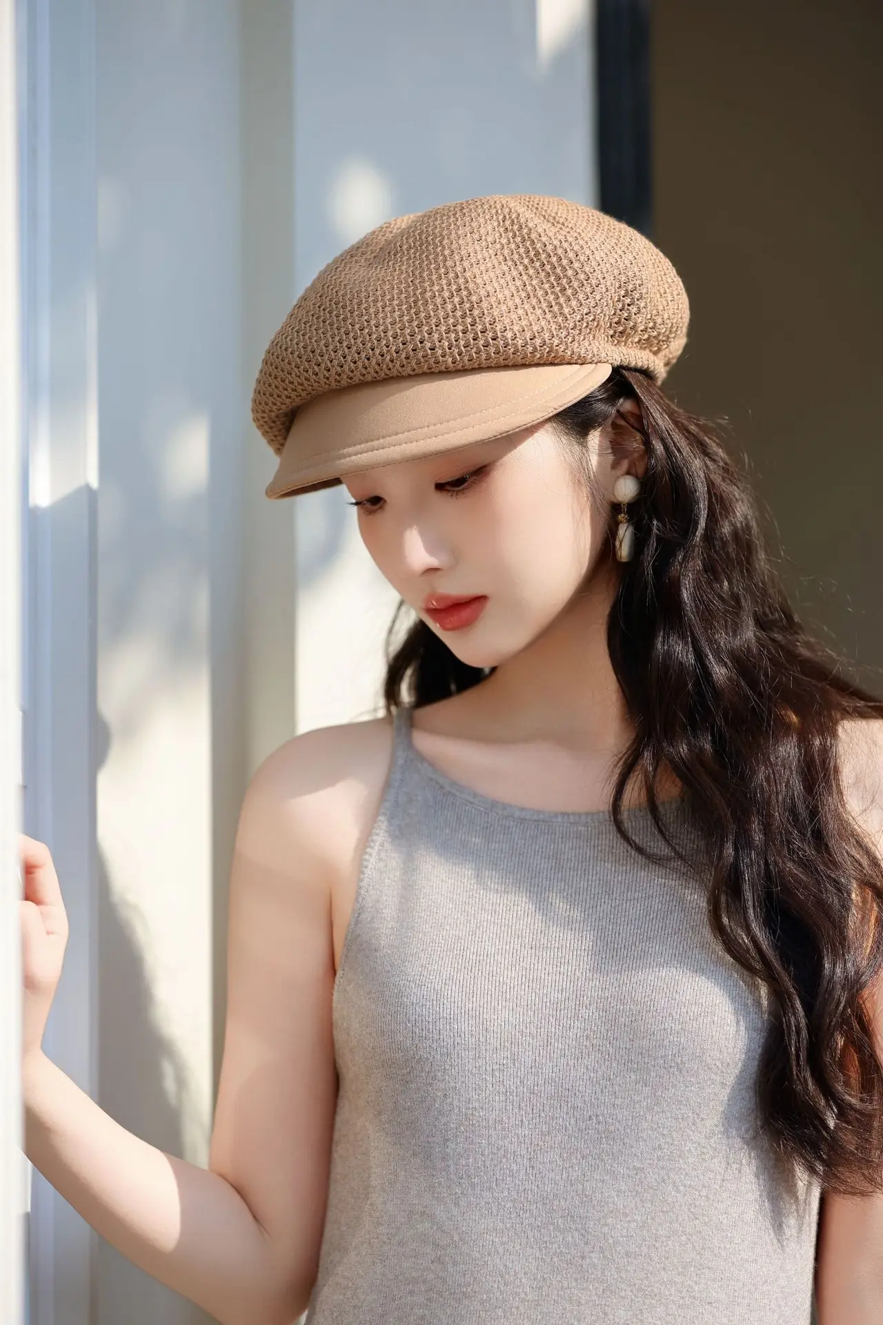 Women's Black Retro Beret with Hollow Duckbill — feature 10