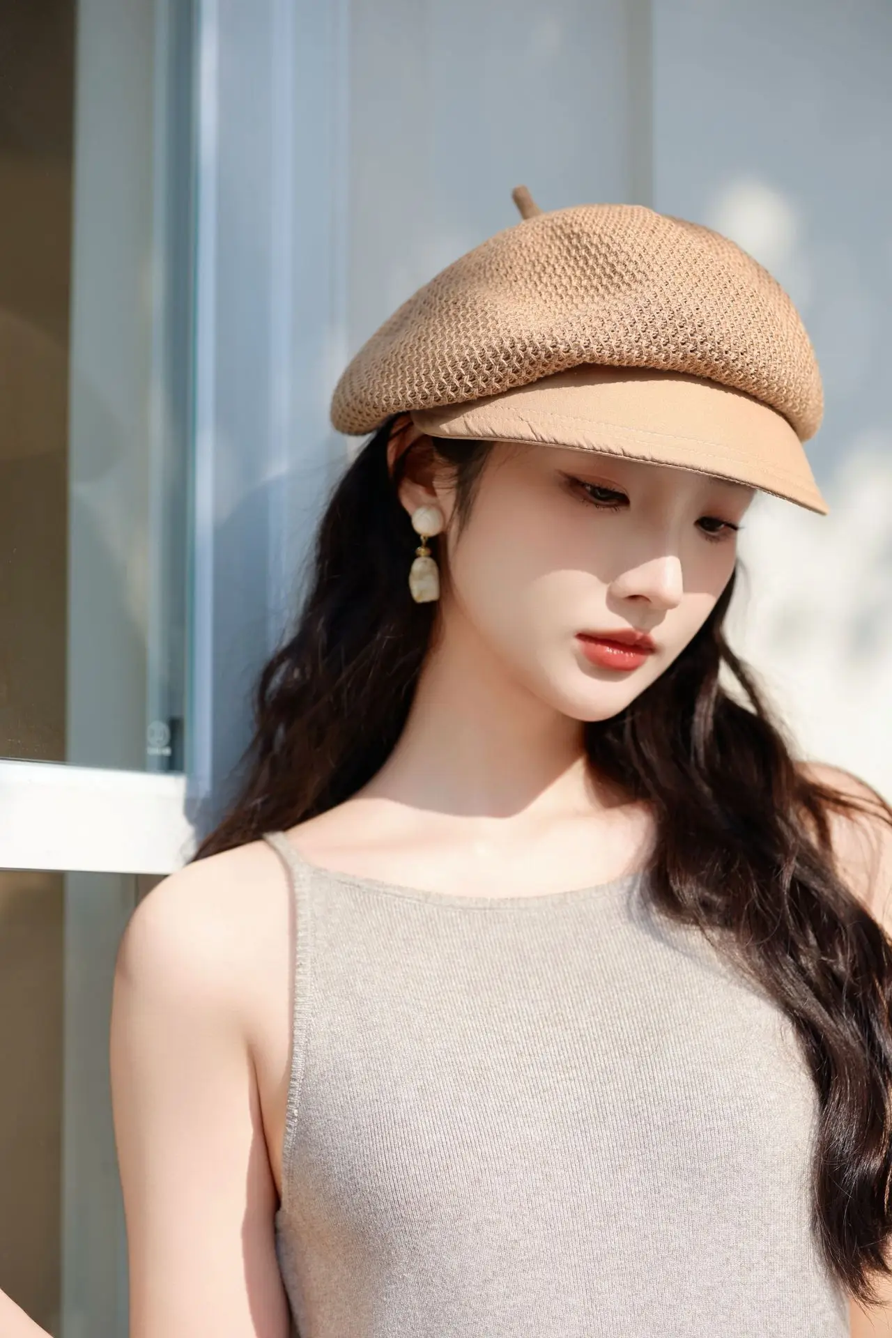 Women's Black Retro Beret with Hollow Duckbill — feature 12