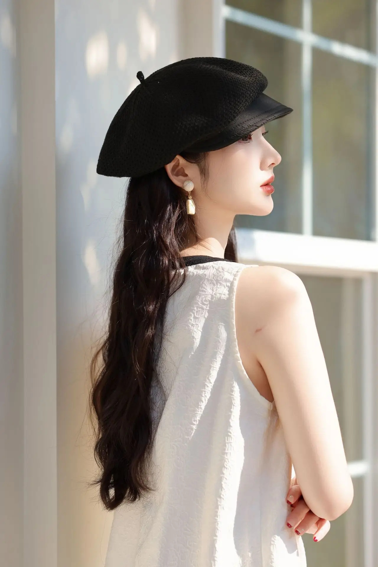 Women's Black Retro Beret with Hollow Duckbill — feature 18