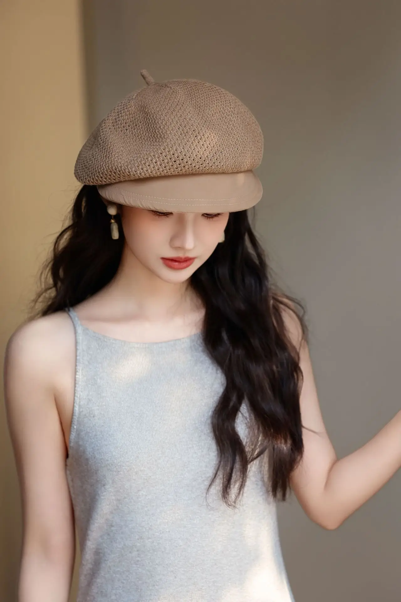 Women's Black Retro Beret with Hollow Duckbill — feature 7