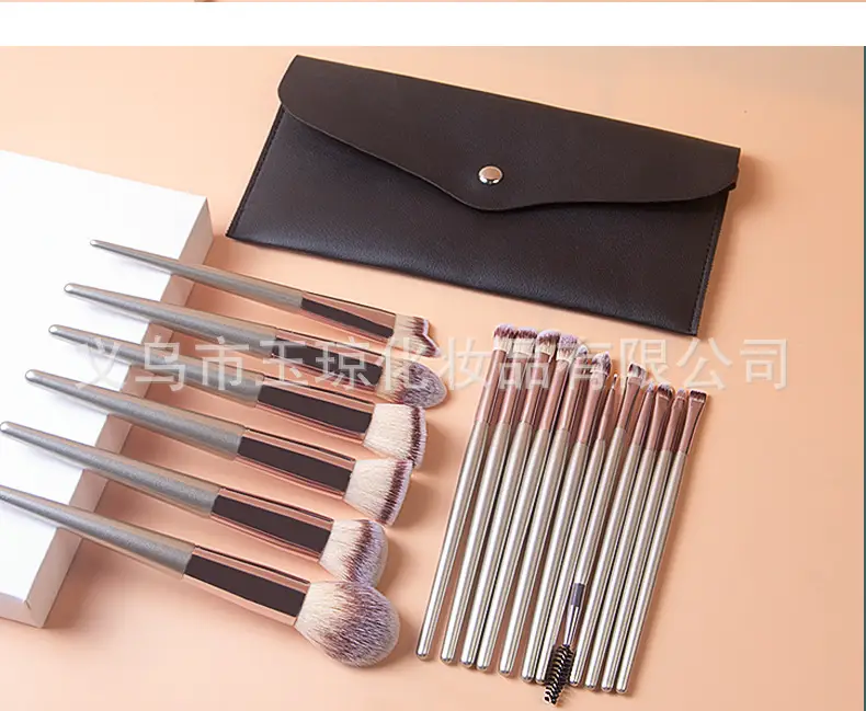 18-Piece Makeup Brushes Set Champagne Wooden Handles β feature 8