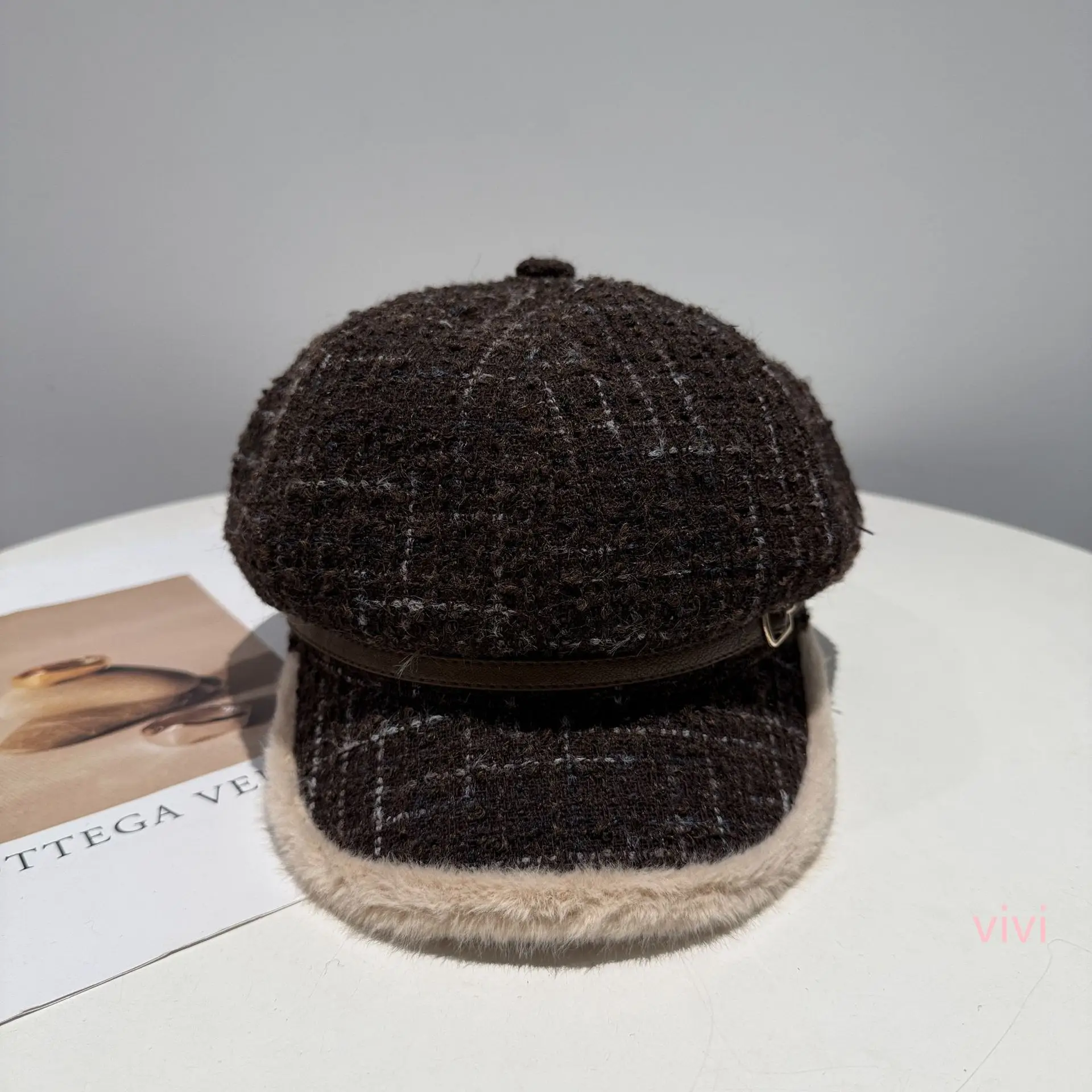 Women's British Retro Octagonal Hat Winter Warm Beret — feature 6