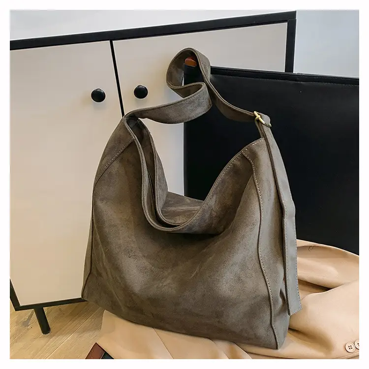 Black Crossbody Tote Bag Large Capacity 2025 — feature 26