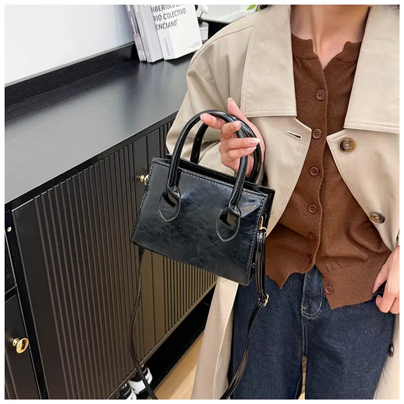 Black Korean Style Crossbody Bag for Women 2025 — feature 14