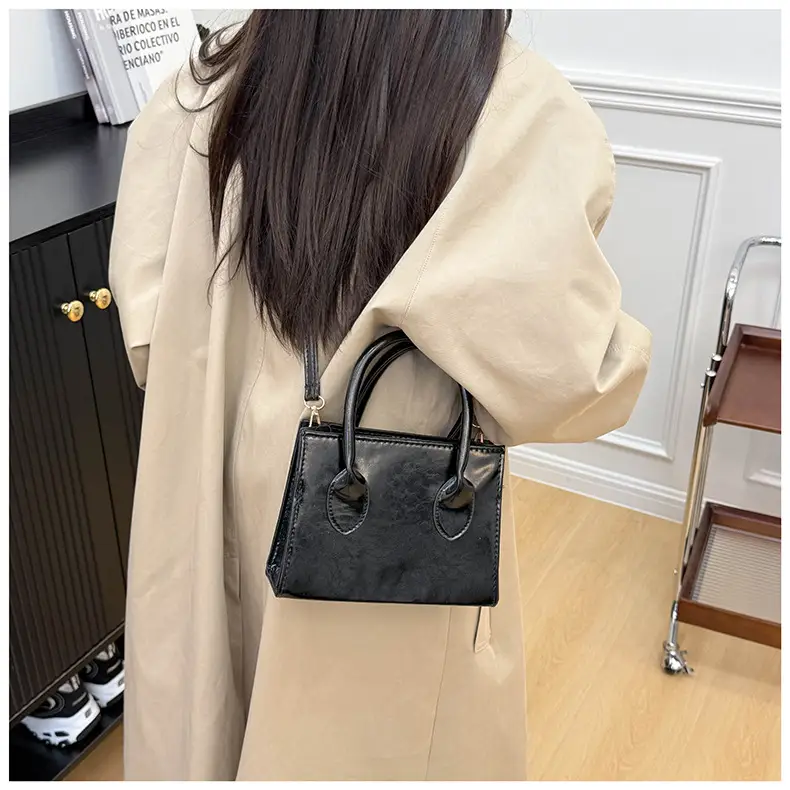 Black Korean Style Crossbody Bag for Women 2025 — feature 15