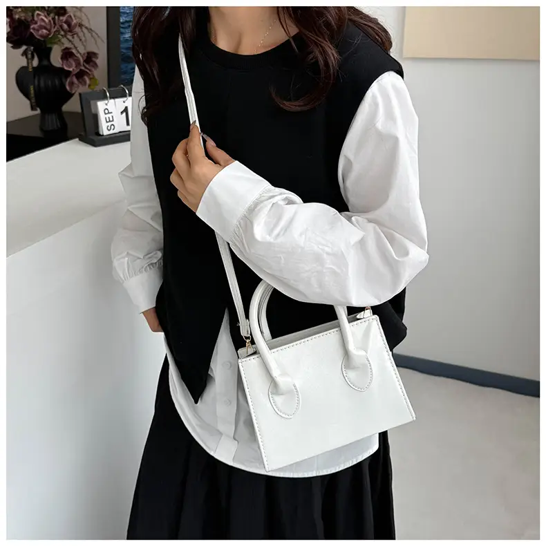 Black Korean Style Crossbody Bag for Women 2025 — feature 19