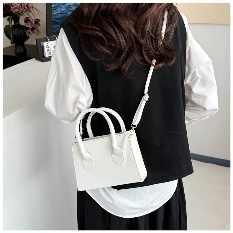 Black Korean Style Crossbody Bag for Women 2025 — feature 20