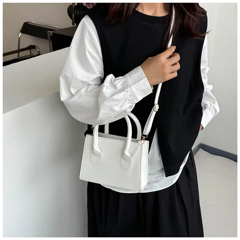 Black Korean Style Crossbody Bag for Women 2025 — feature 21