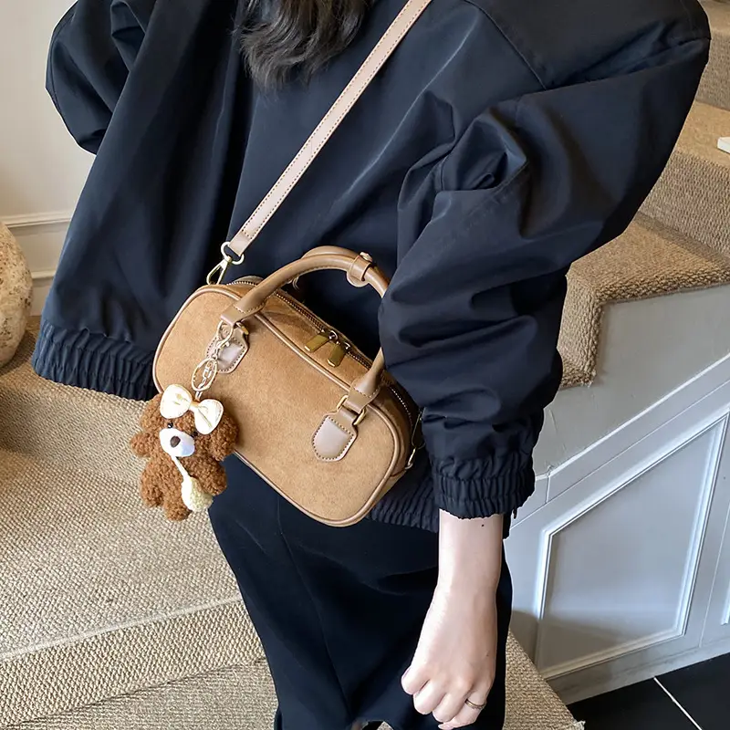 Brown Textured Shoulder Bag for Women Autumn Style - Image 7