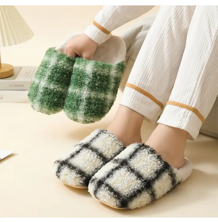 Cross-Border Autumn and Winter New Children's Plush Slippers, Fashionable Striped Contrasting Colors, Warm Men's Plush Cotton Slippers for Home and Outdoor Wear — feature 19