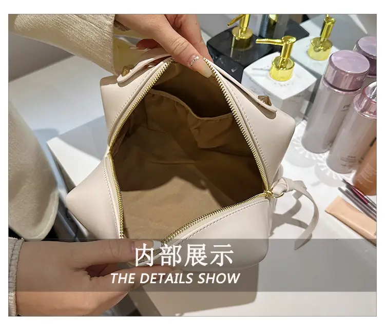 Large Capacity Pu Cosmetic Bag for Women — feature 9
