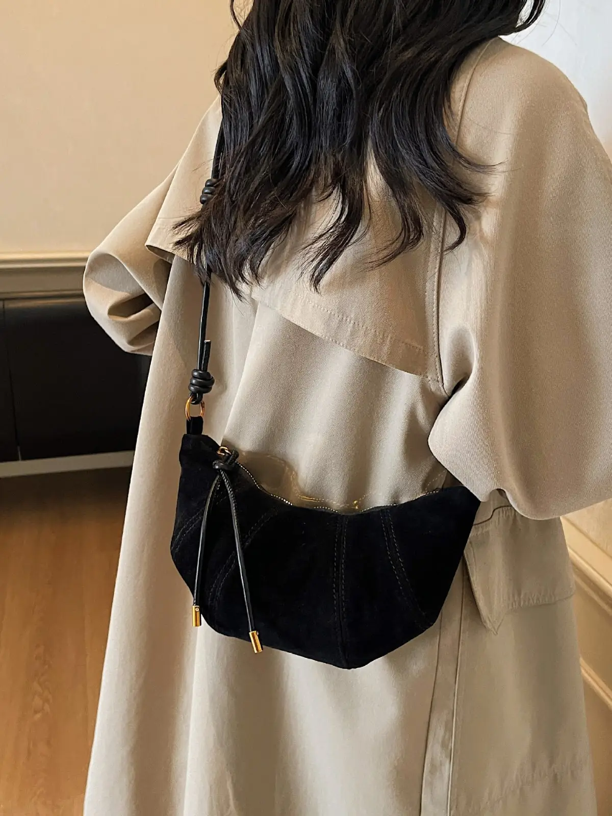 Vintage Brown Croc Texture Shoulder Bag for Women - Image 8