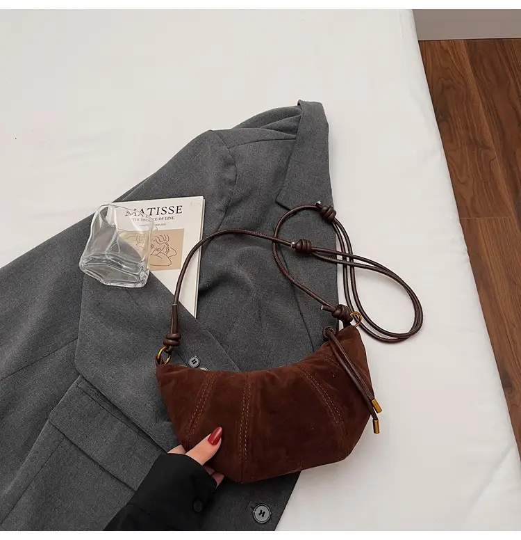 Vintage Brown Croc Texture Shoulder Bag for Women — feature 19