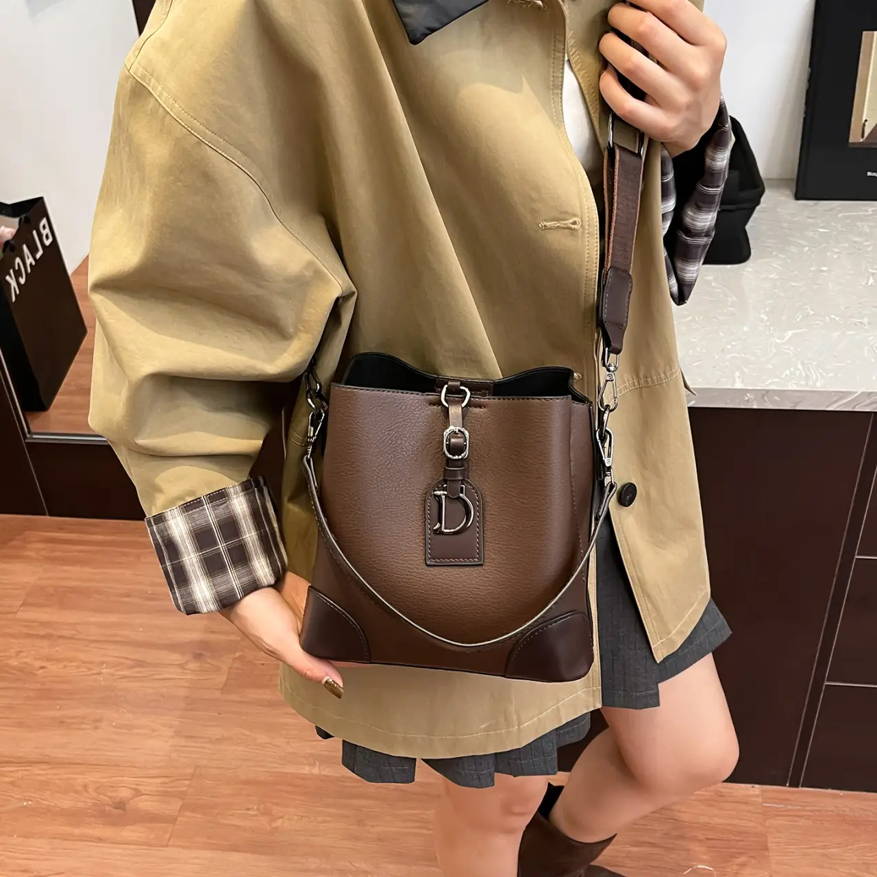 Women's Brown Bucket Bag Large Capacity Korean Style - Image 4