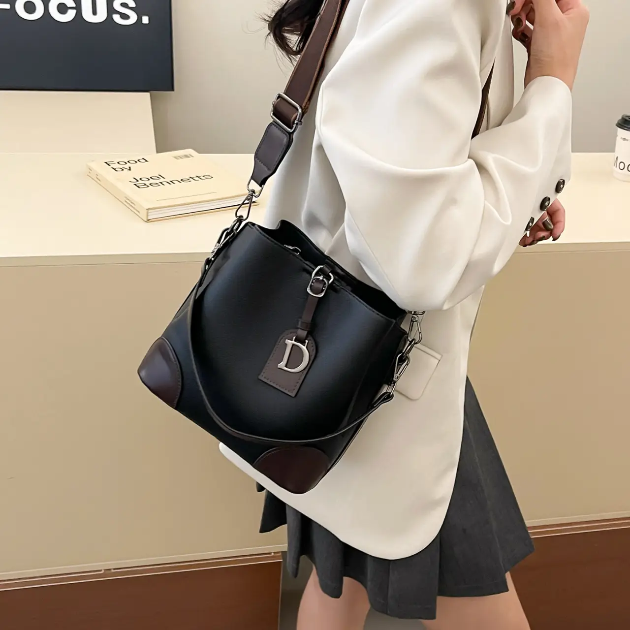 Women's Brown Bucket Bag Large Capacity Korean Style - Image 6