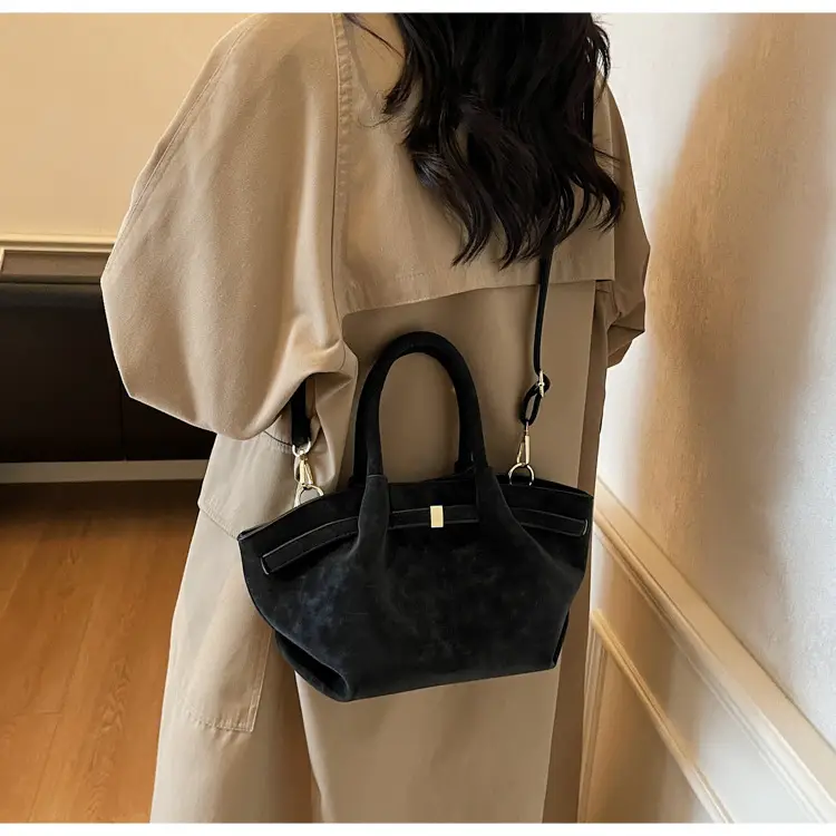 Women Large Capacity Tan Leather Tote Bag 2025 — feature 14