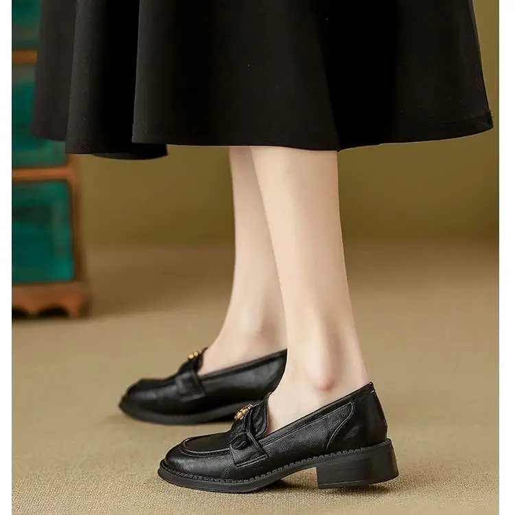 Mary Jane Soft Leather Camellia Loafers Women's 2025 Autumn New Small Leather Shoes Commuting Thick Slip-On Shoes — feature 4