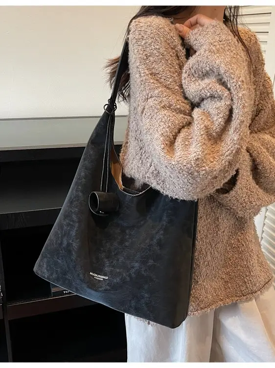 Black Velvet Large Capacity Shoulder Bag for Women