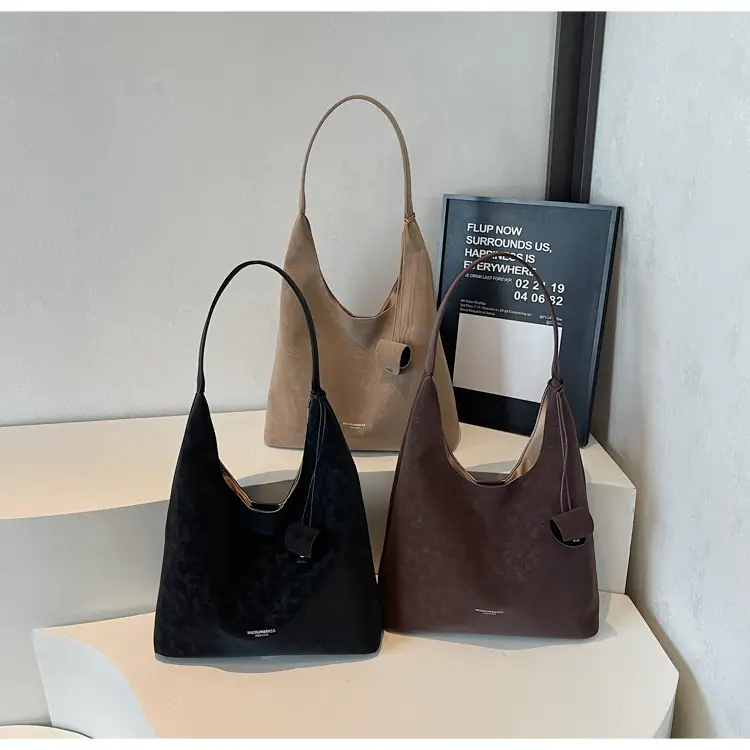Black Velvet Large Capacity Shoulder Bag for Women — feature 1