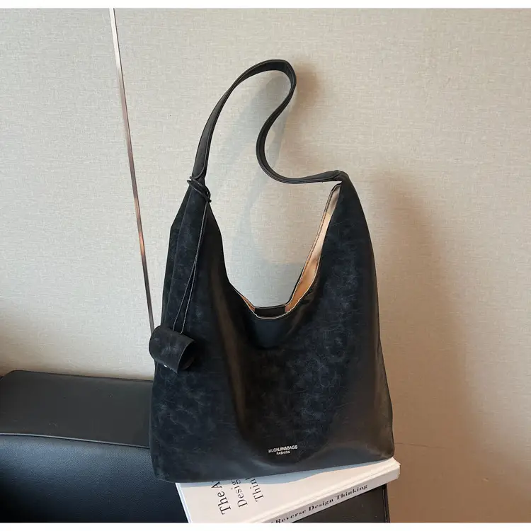 Black Velvet Large Capacity Shoulder Bag for Women — feature 10
