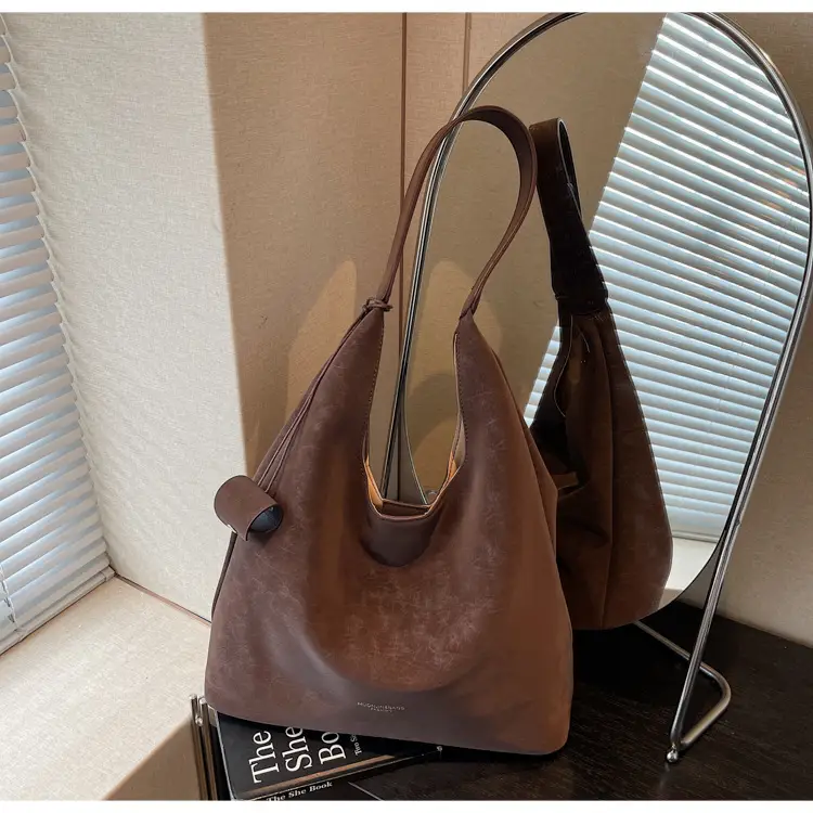 Black Velvet Large Capacity Shoulder Bag for Women — feature 15