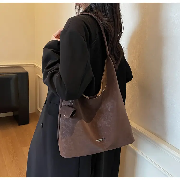 Black Velvet Large Capacity Shoulder Bag for Women — feature 19