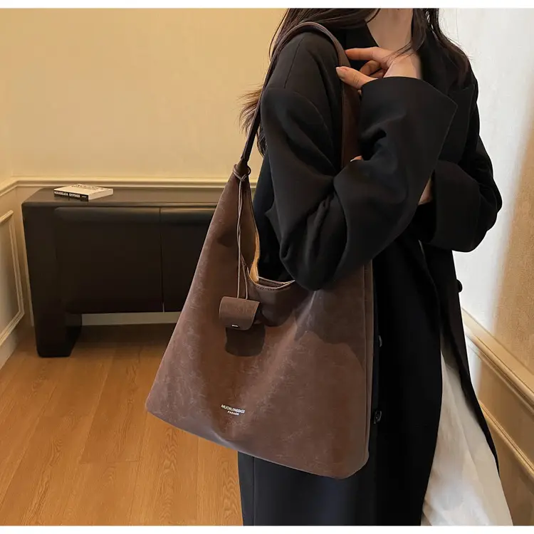 Black Velvet Large Capacity Shoulder Bag for Women — feature 21