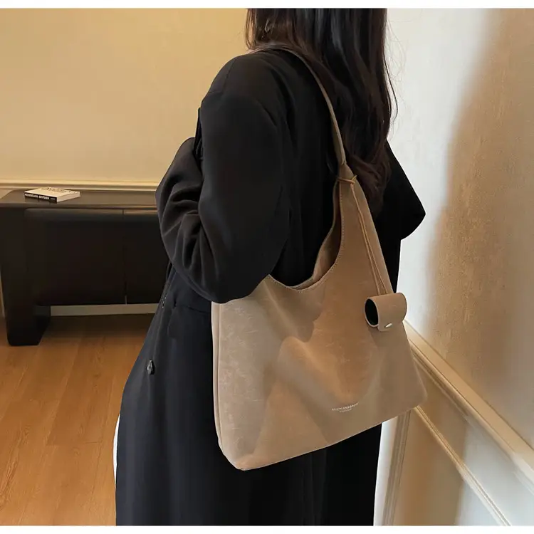 Black Velvet Large Capacity Shoulder Bag for Women — feature 22