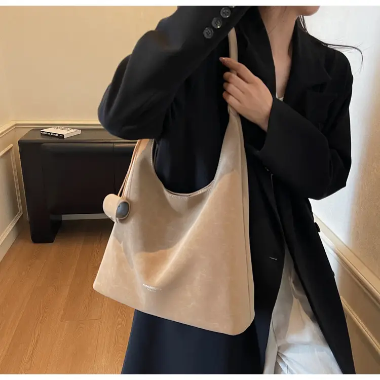 Black Velvet Large Capacity Shoulder Bag for Women — feature 23