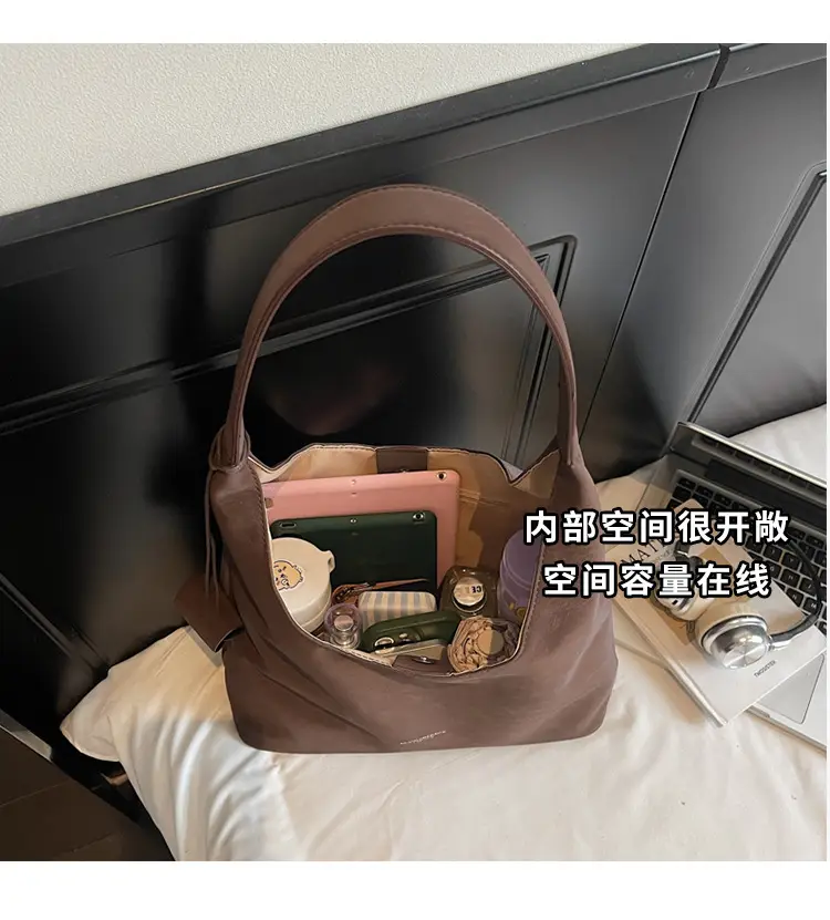 Black Velvet Large Capacity Shoulder Bag for Women — feature 8