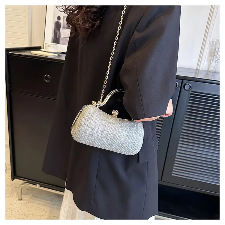 2025 Cross-Border Women's Chain Shoulder Bag Gold Embroidered — feature 13