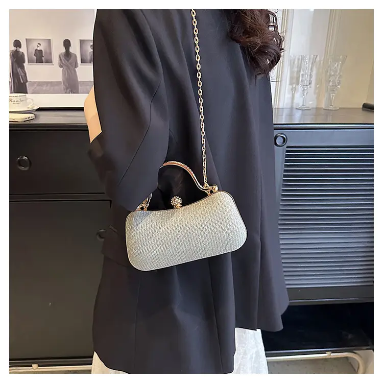 2025 Cross-Border Women's Chain Shoulder Bag Gold Embroidered — feature 14