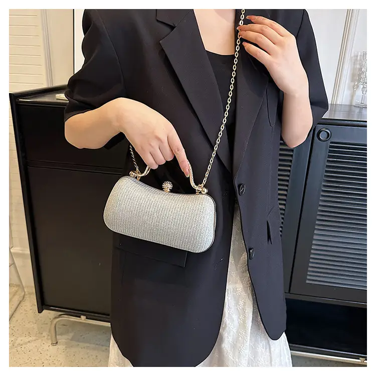 2025 Cross-Border Women's Chain Shoulder Bag Gold Embroidered — feature 16