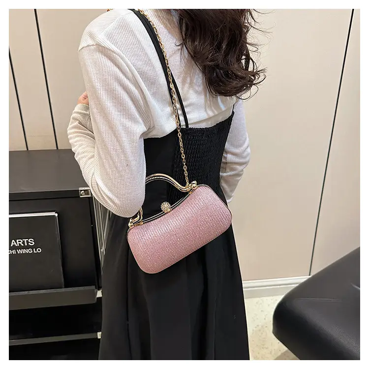 2025 Cross-Border Women's Chain Shoulder Bag Gold Embroidered — feature 22