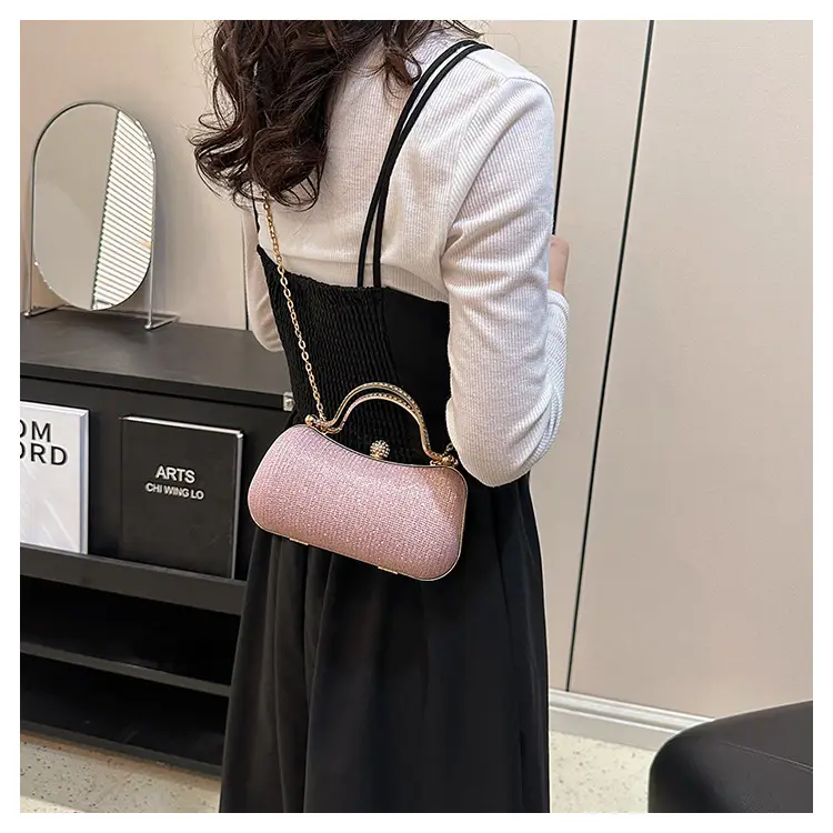 2025 Cross-Border Women's Chain Shoulder Bag Gold Embroidered — feature 26