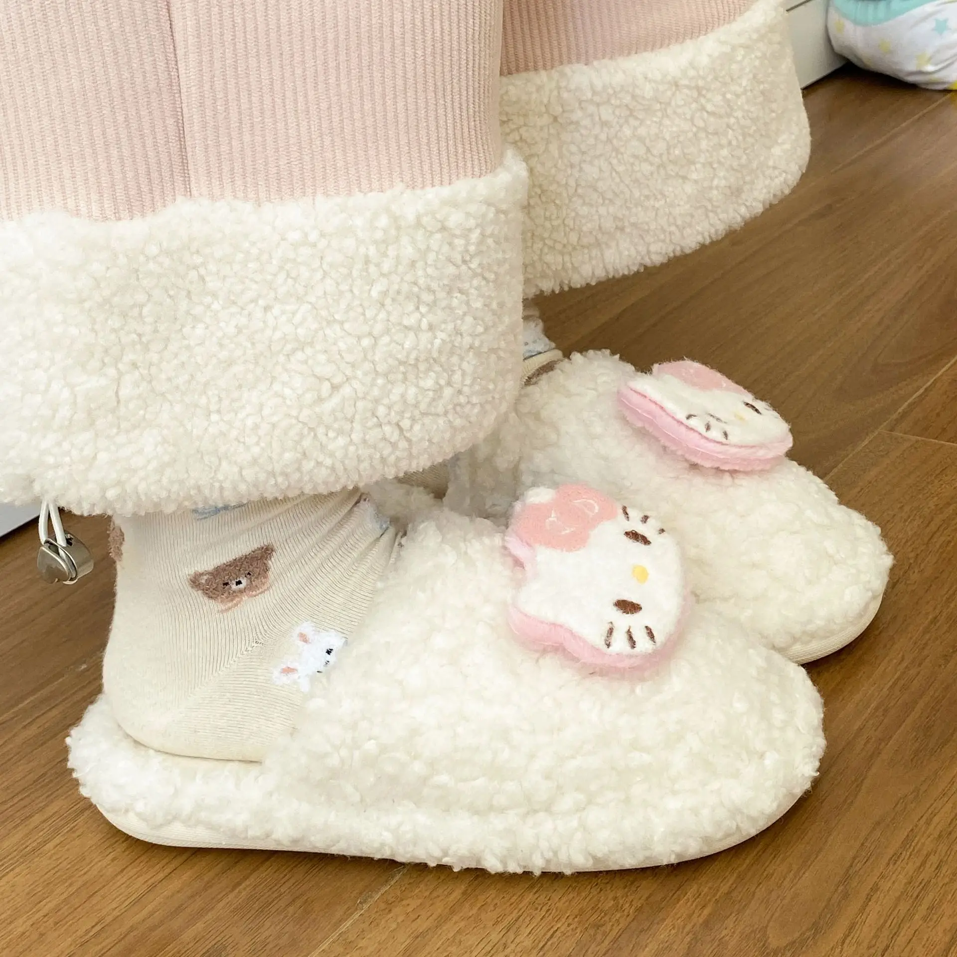 Cute Hello Kitty Wool Winter Slippers Cream - Image 5