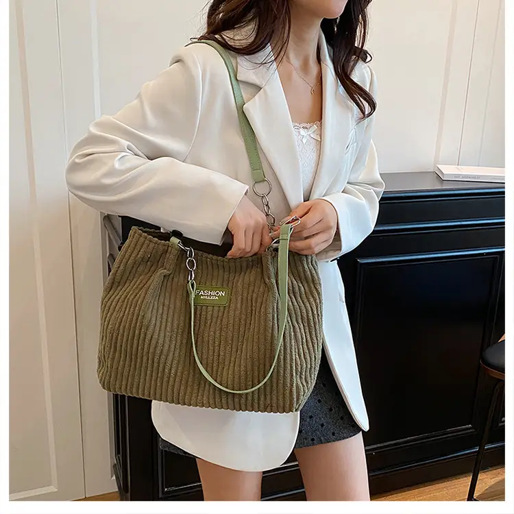 Large Capacity Corduroy Chain Shoulder Bag Women — feature 11