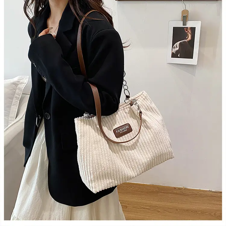 Large Capacity Corduroy Chain Shoulder Bag Women — feature 7