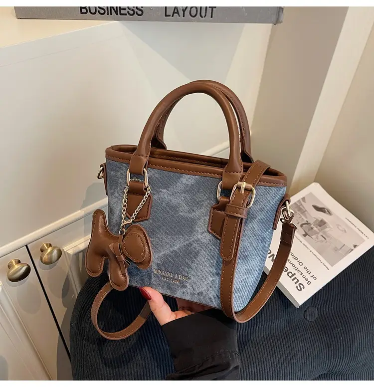 Women's One-Shoulder Luxury Handbag Brown Grey Textured Leather — feature 30