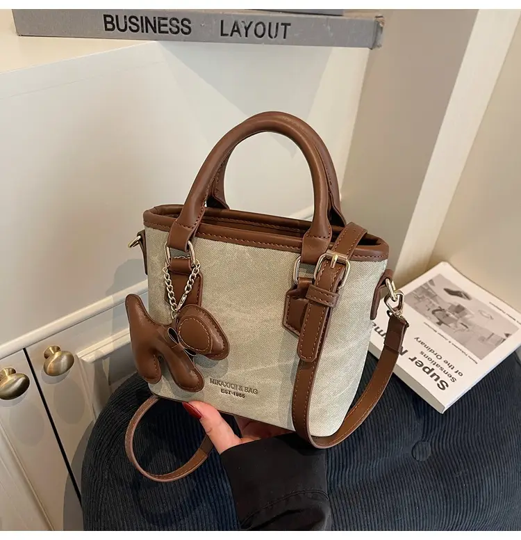 Women's One-Shoulder Luxury Handbag Brown Grey Textured Leather — feature 32